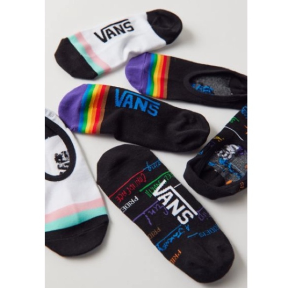 VANS PRIDE CANOODLE NO SHOW SOCKS IN A 3 PACK MULTI PACK NWT - Picture 1 of 4